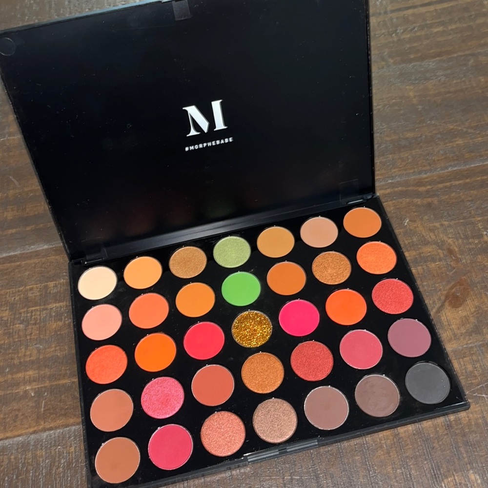 Morphe eye shadow pallet